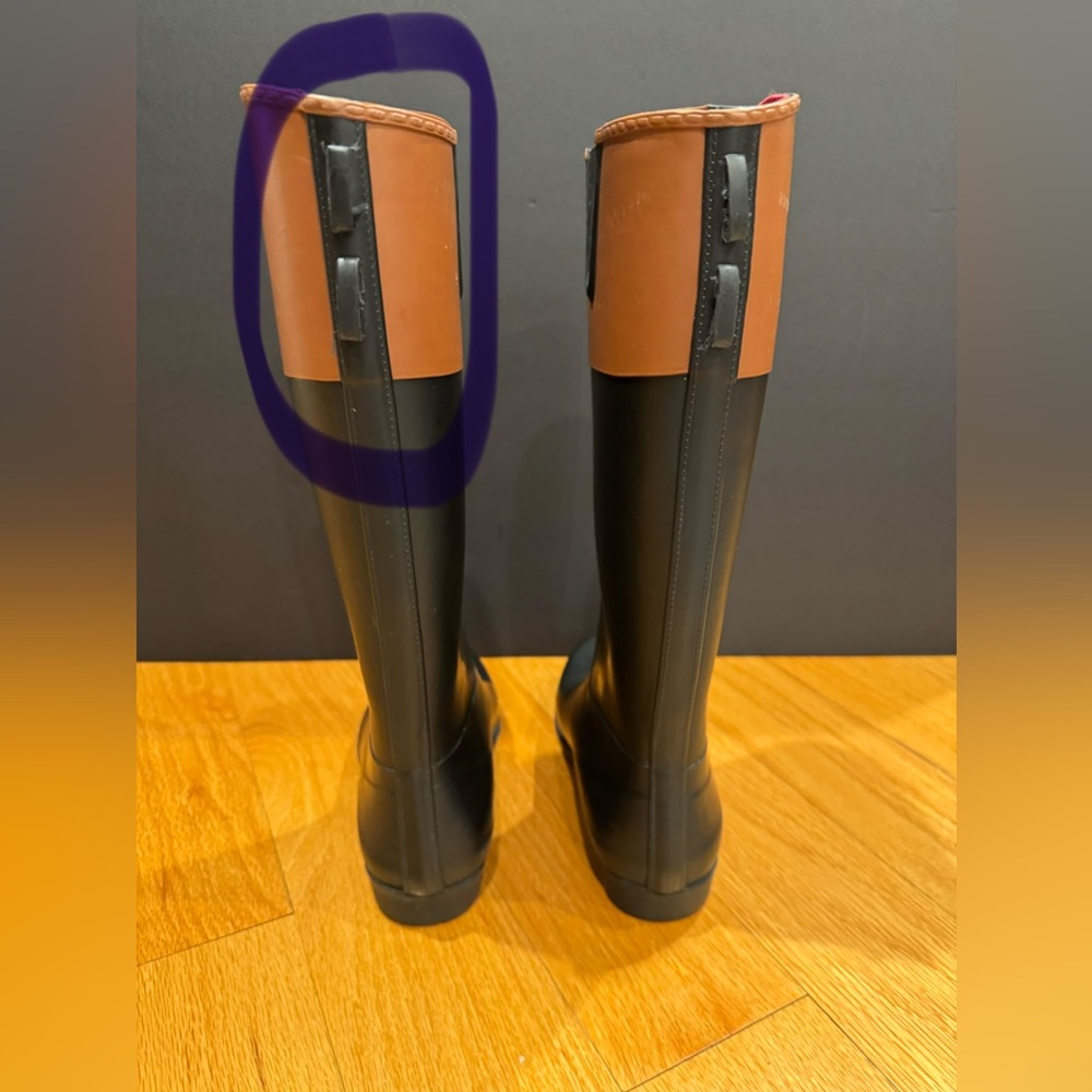 Tommy Hilfiger women Tall Black and Tan Matte Rubber Rain Boots Size 7 - Picture 16 of 16